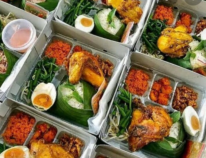 NASI BOX RIKA'S FAMILY