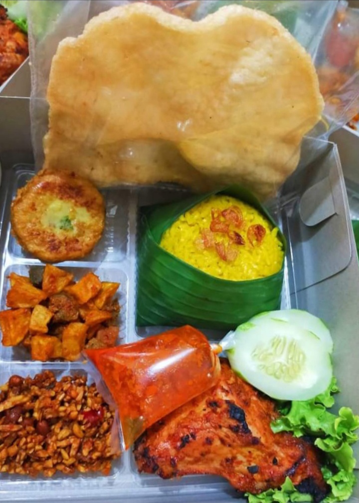 Paket Nasi Kuning Komplit 2