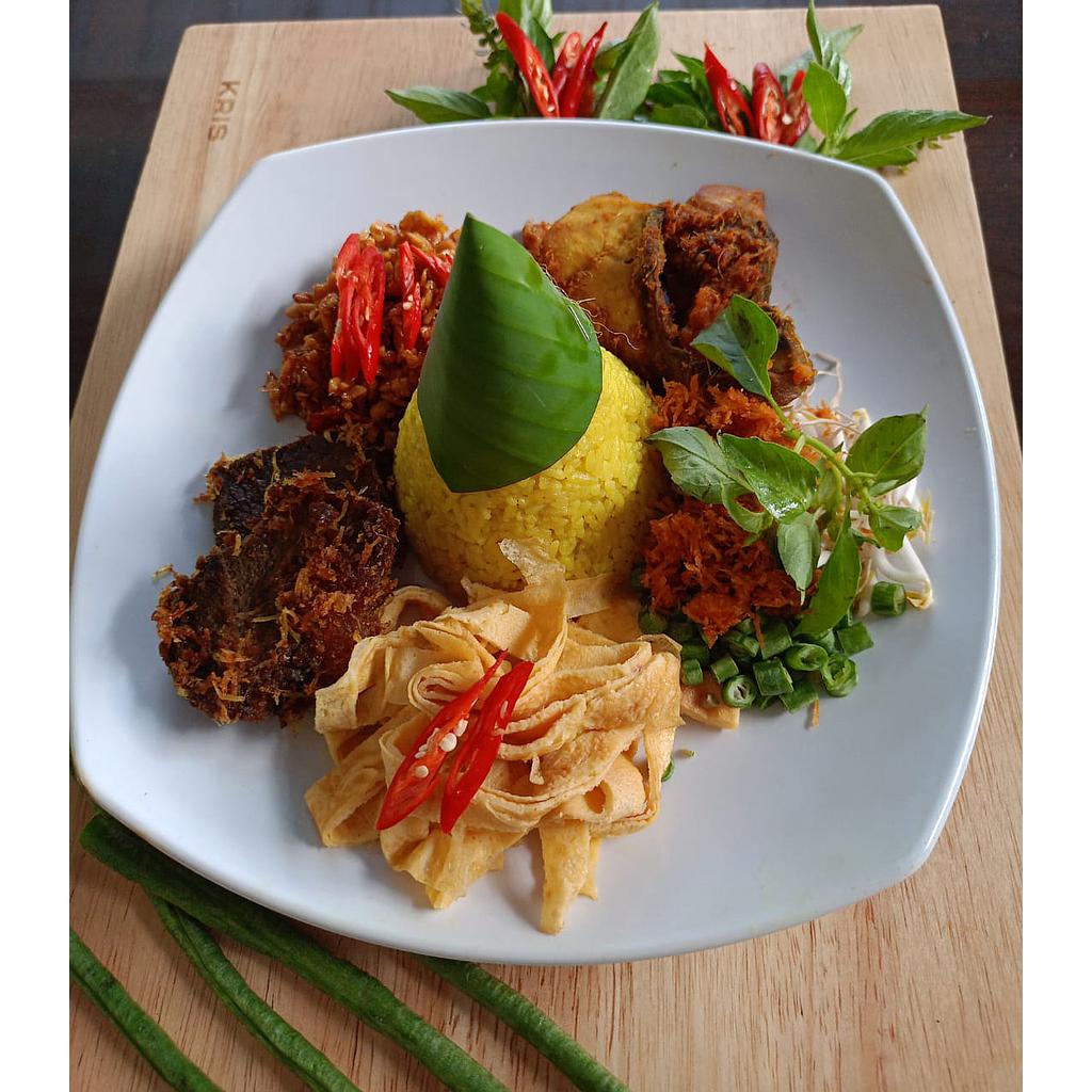NASI KUNING LENGKAP
