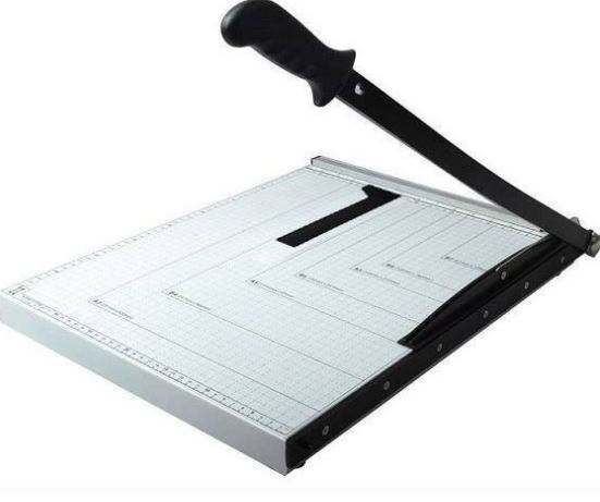 ALAT PEMOTONG KERTAS/ PAPER CUTTER (UK.DOBLE FOLIO 18X15)
