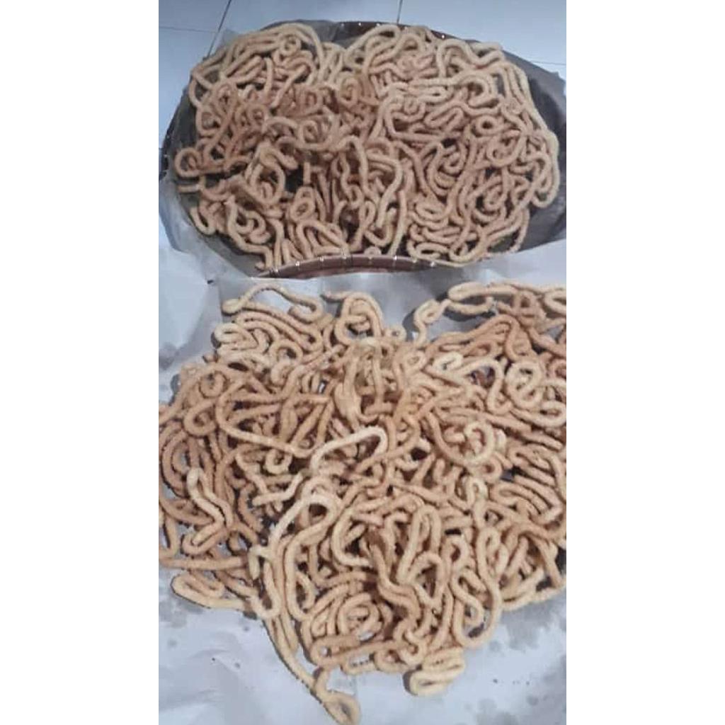 Camilan akar kelapa