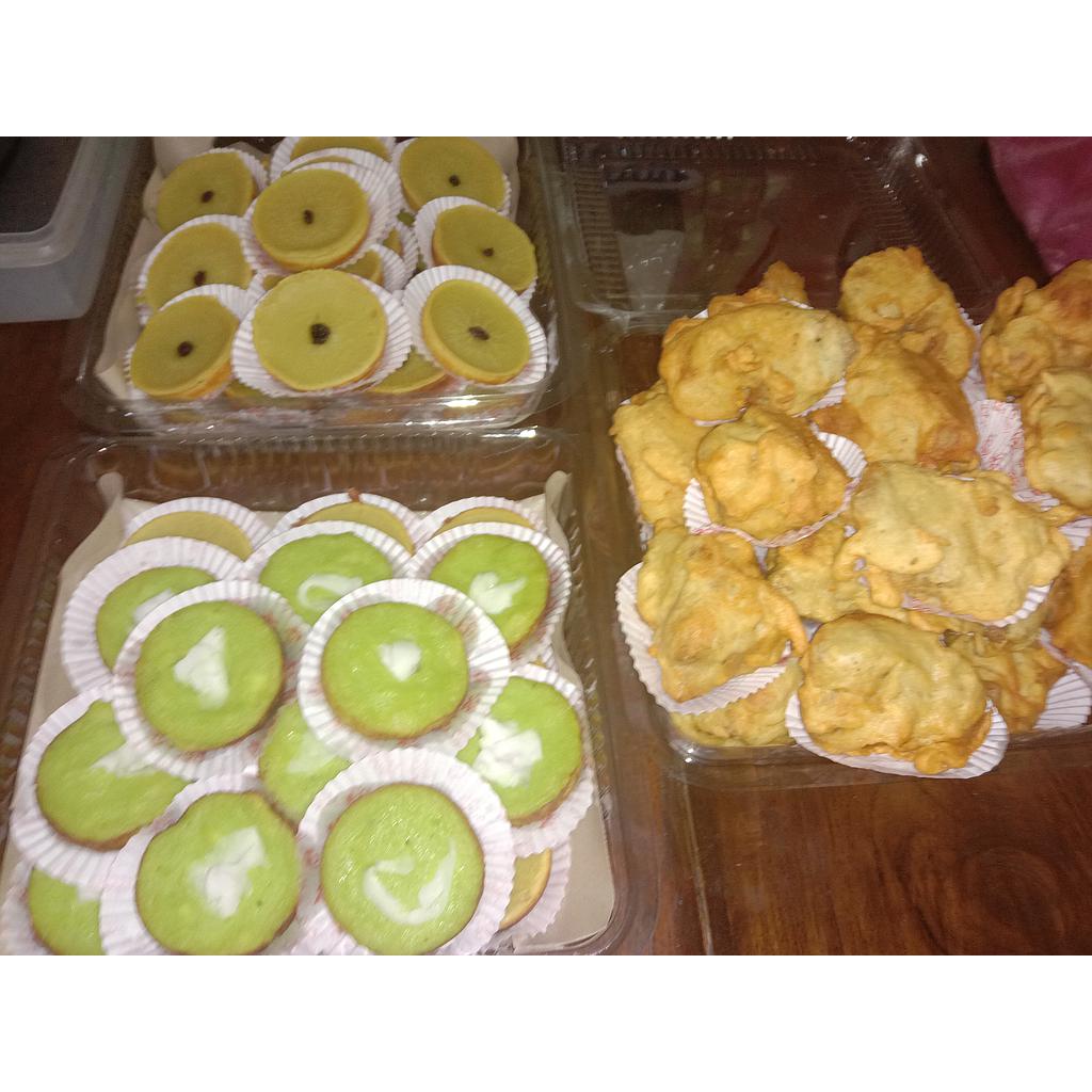 Kue lumpur kismis, kue lumpur kelapa muda &amp; tahu bakso