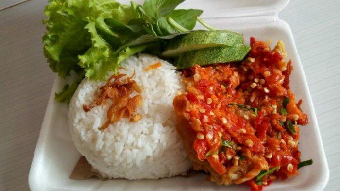 AYAM GEPREK WAROENG QTA