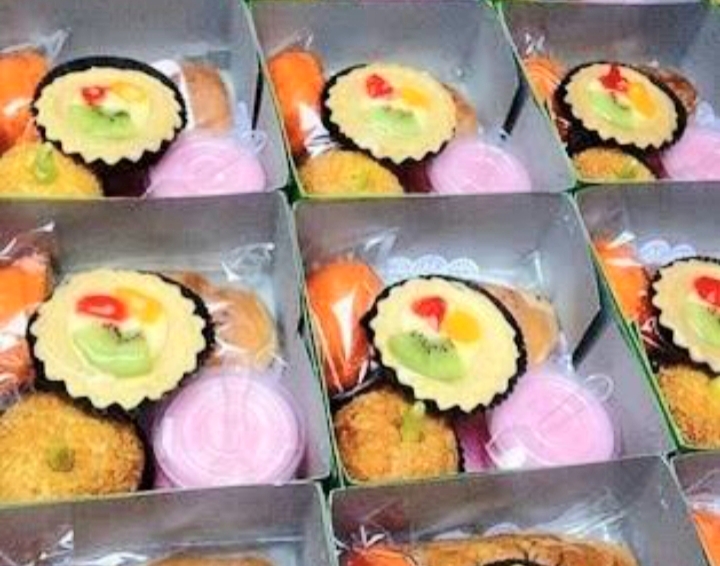 Paket Snack Box B