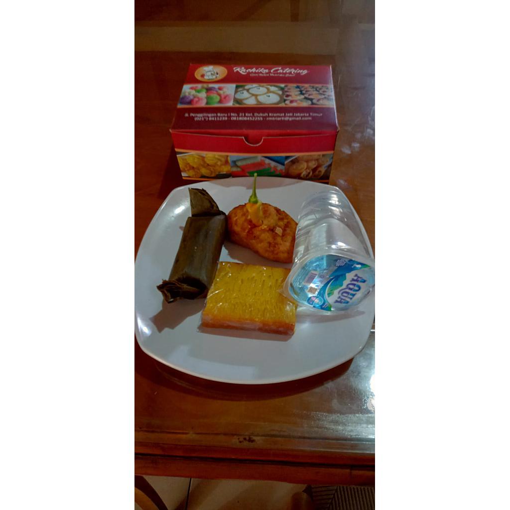 SNACK BOX RISOL MAYO DADAR GULUNG KUE LUMPUR BUAH