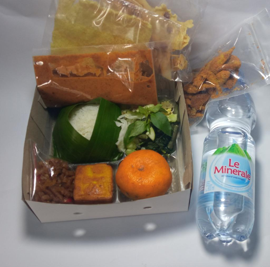 NASI PECEL IKAN WARDER PEYEK KACANG