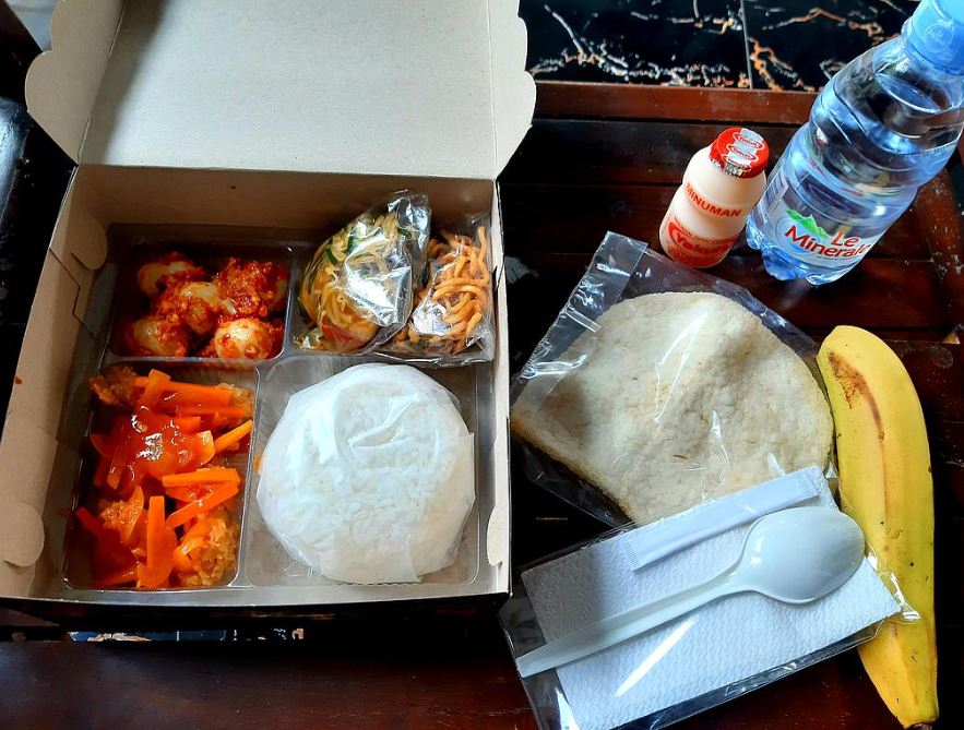 Nasi Ayam + Snack Box Takjil