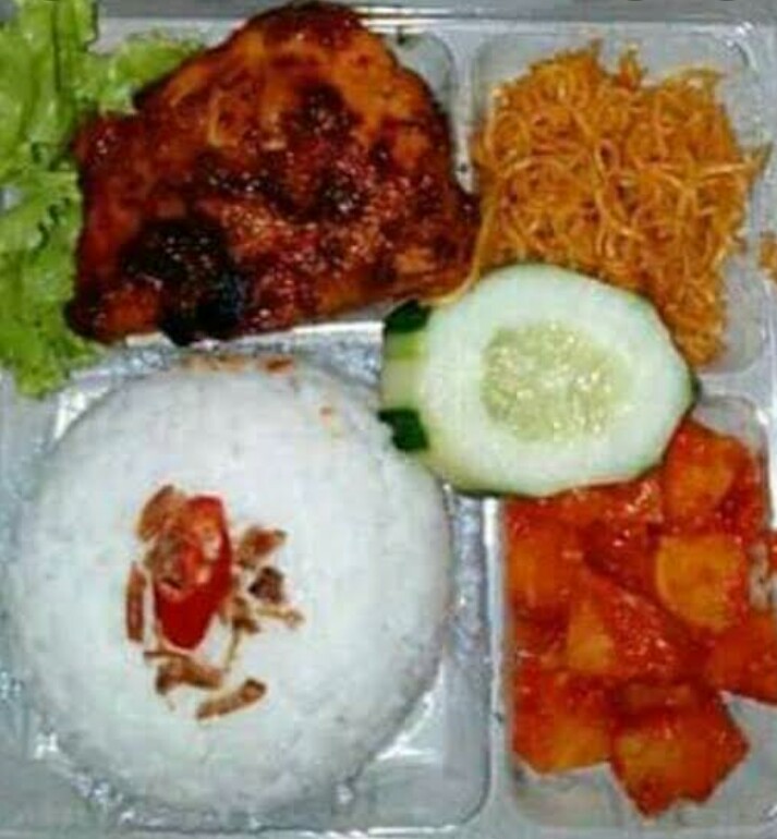 Paket Nasi Box Dapoer Lestari
