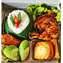 Nasi Ayam Komplit