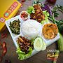 Nasi Kotak Takjub 2 - Nasi Ayam Goreng